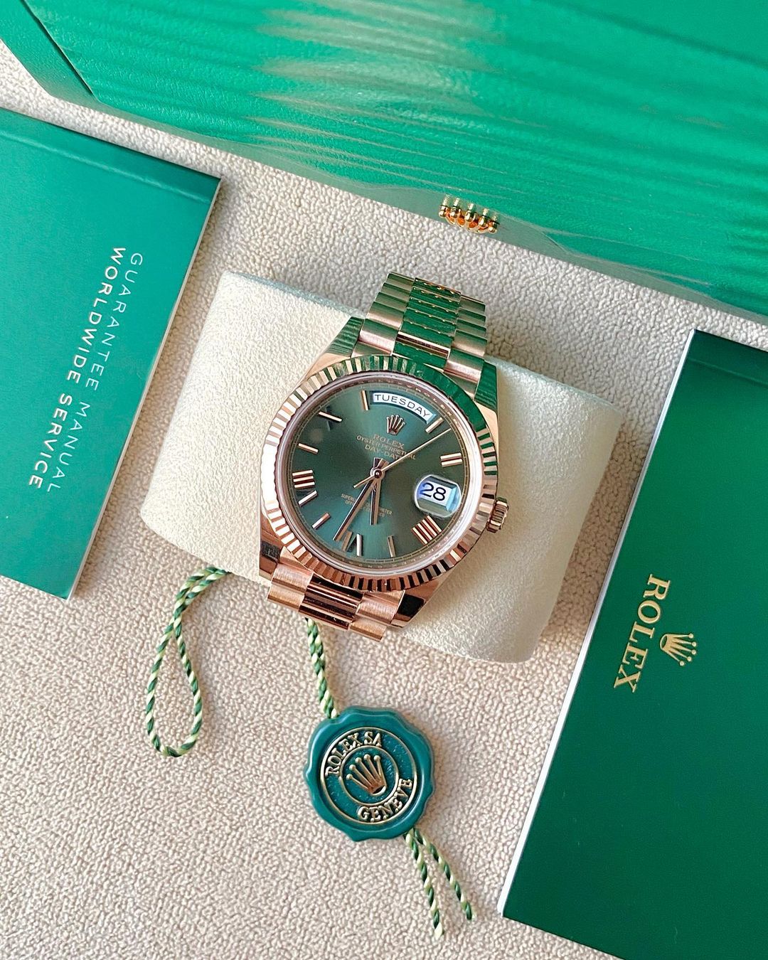 rol€x 228235 Day-Date 40 Olive Green 60th Anniversary