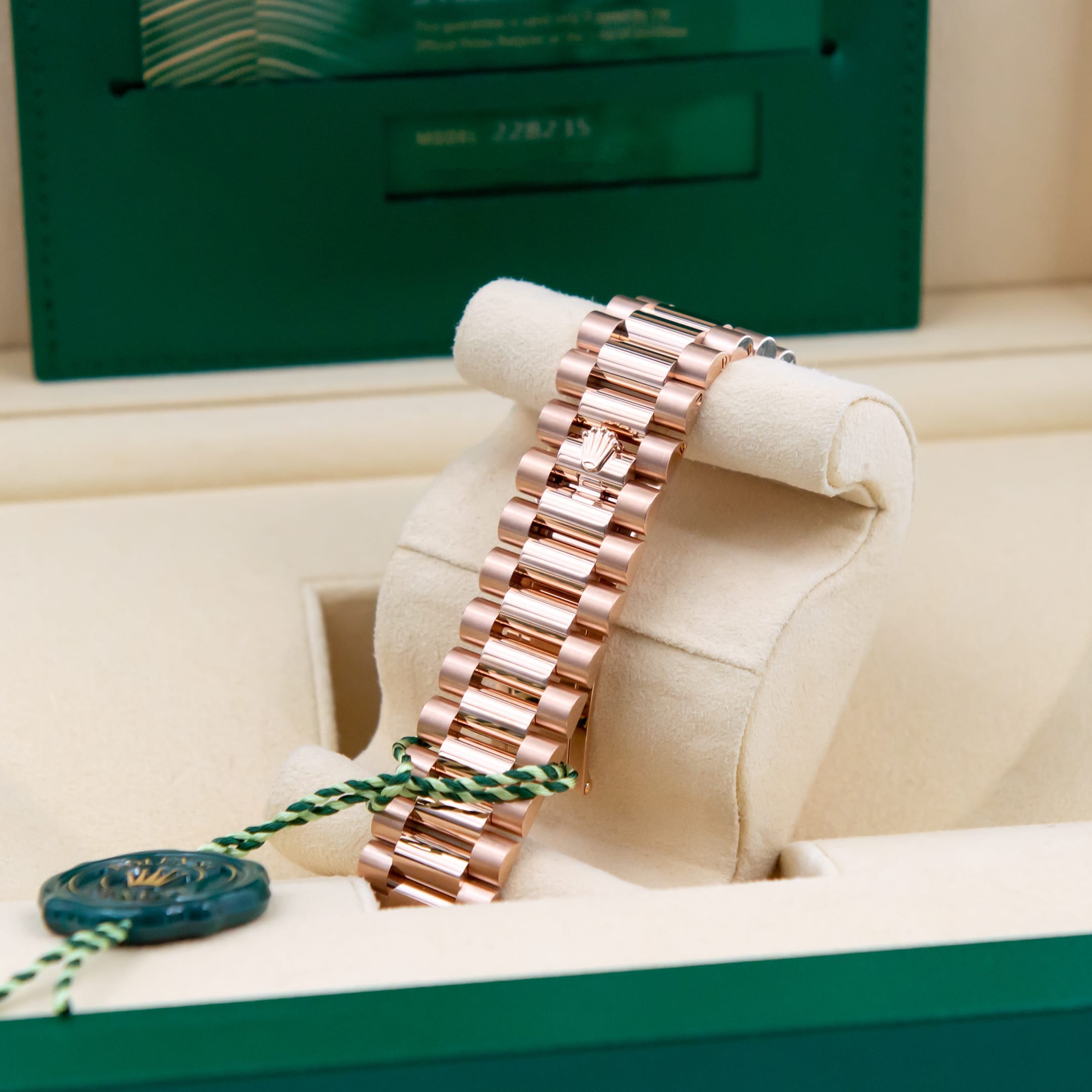 rol€x 228235 Day-Date 40 Olive Green 60th Anniversary