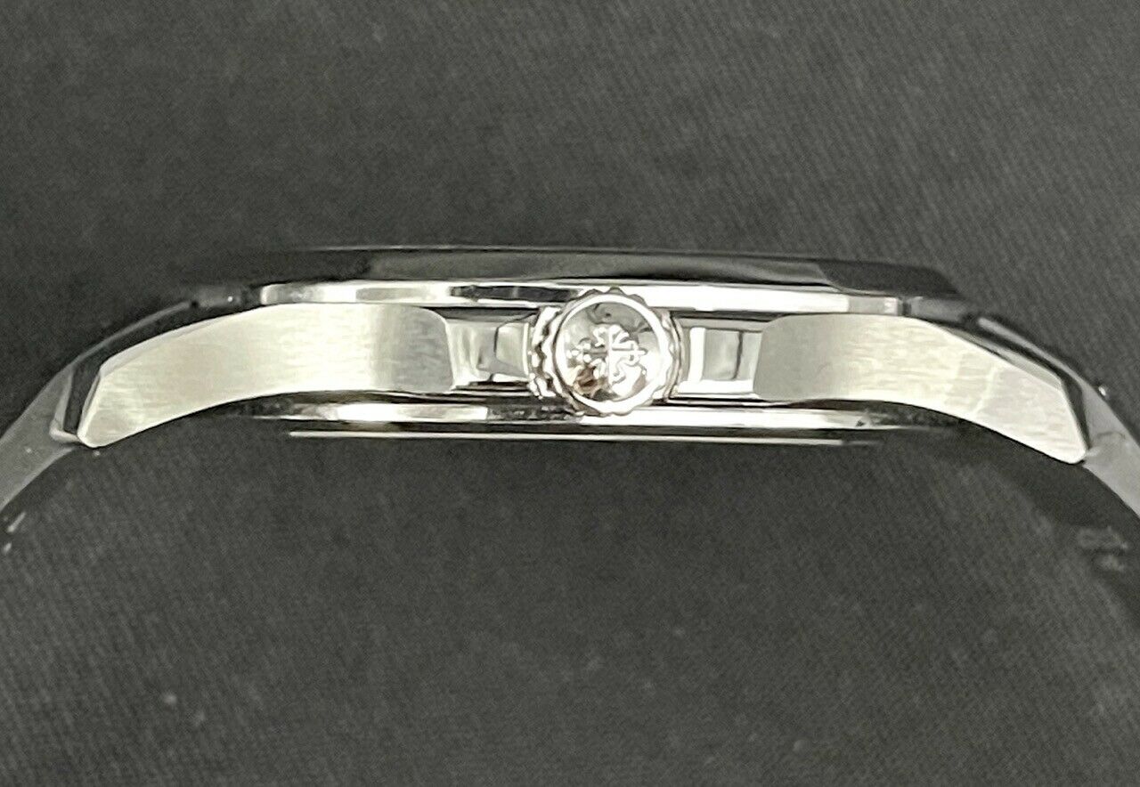 PAT€K PHIL!PPE Aquanaut Aquanaut 5167A-001 / Unworn / Complete Box & Papers