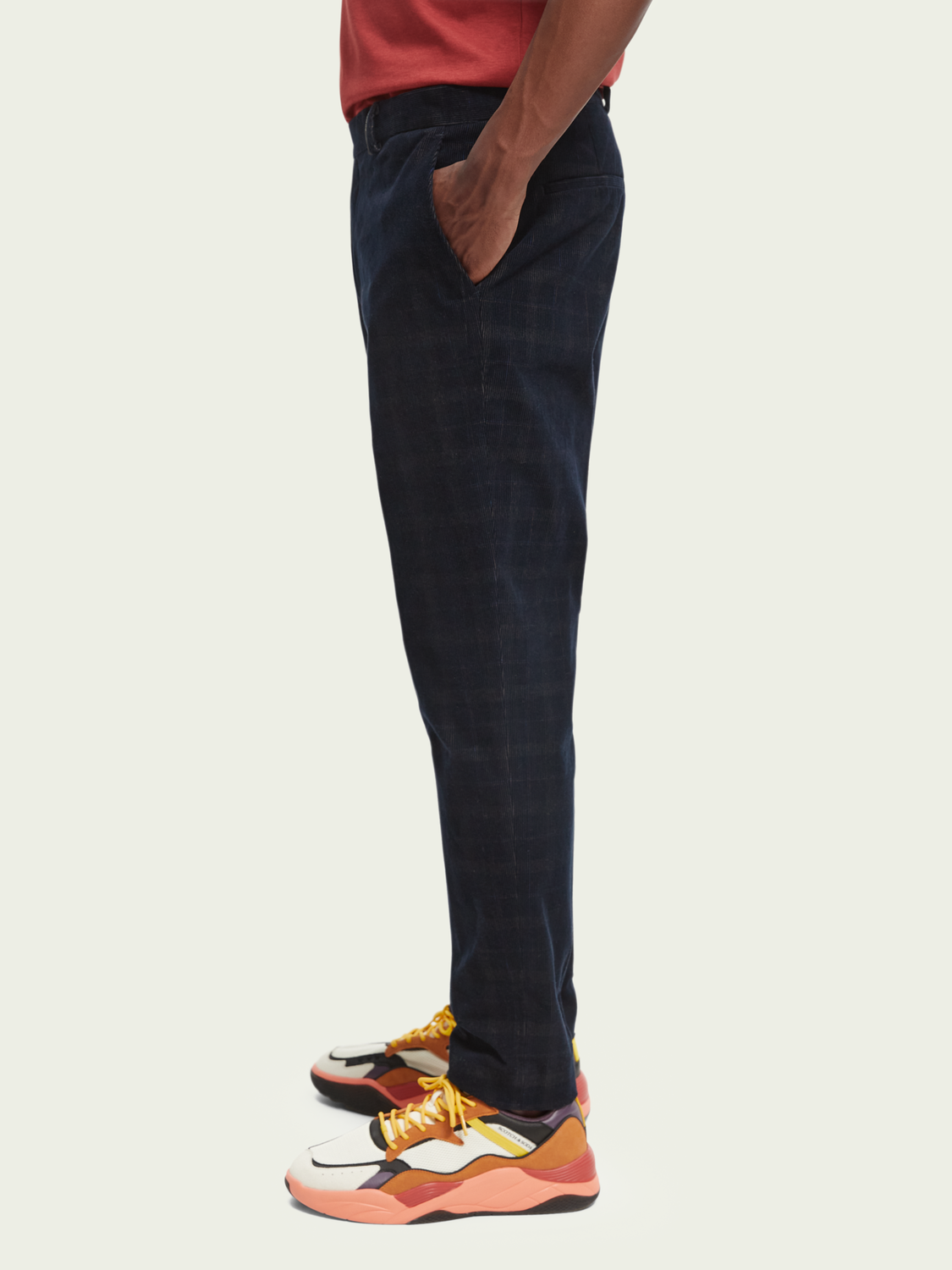Stuart Regular Slim-Fit Corduroy Chino | Scotch And Soda Outlet
