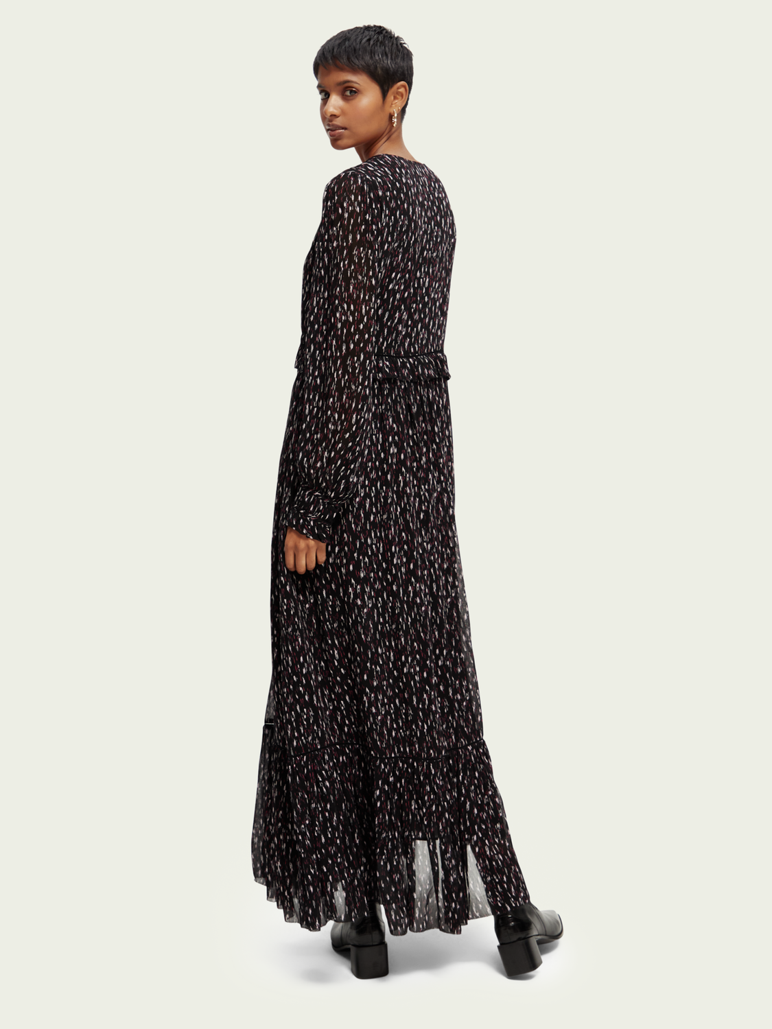 Long-Sleeved Tiered V-Neck Maxi Dress | scotch & soda outlet
