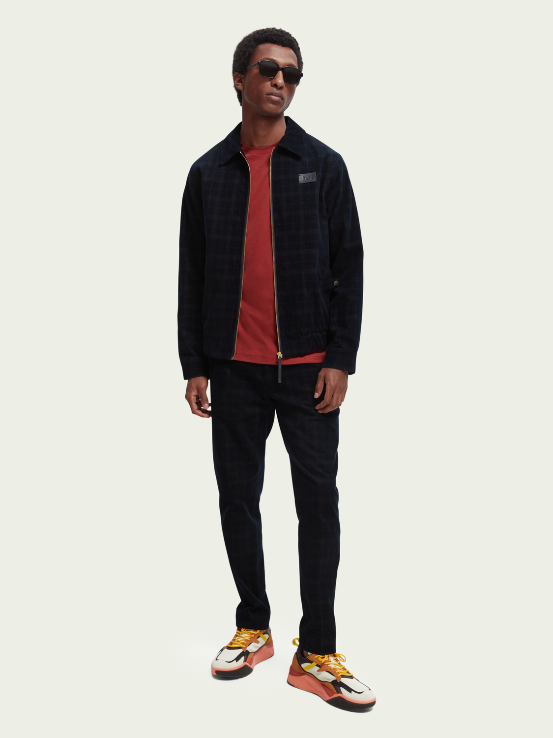 Stuart Regular Slim-Fit Corduroy Chino | Scotch And Soda Outlet