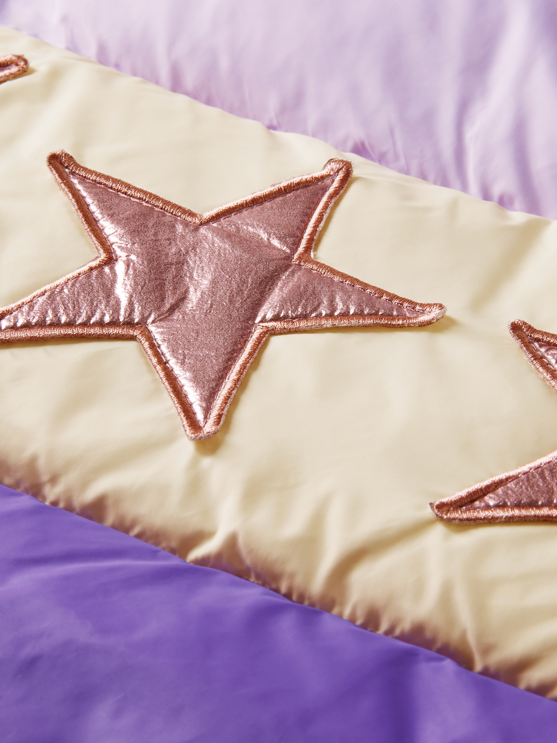 Colour-Blocked Star Puffer Jacket