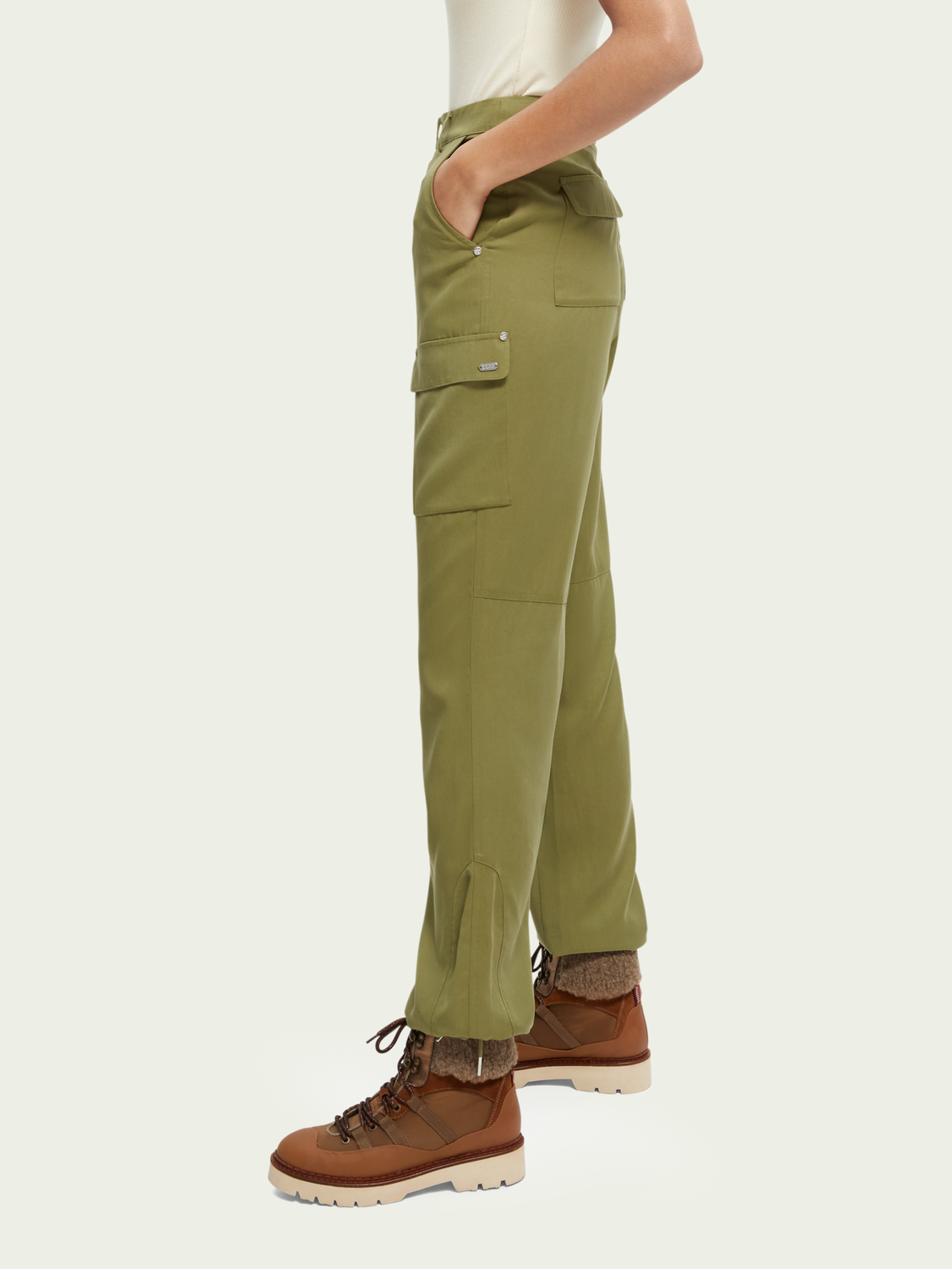 Lara High-Rise Straight Leg Cargo Trousers | scotch & soda outlet