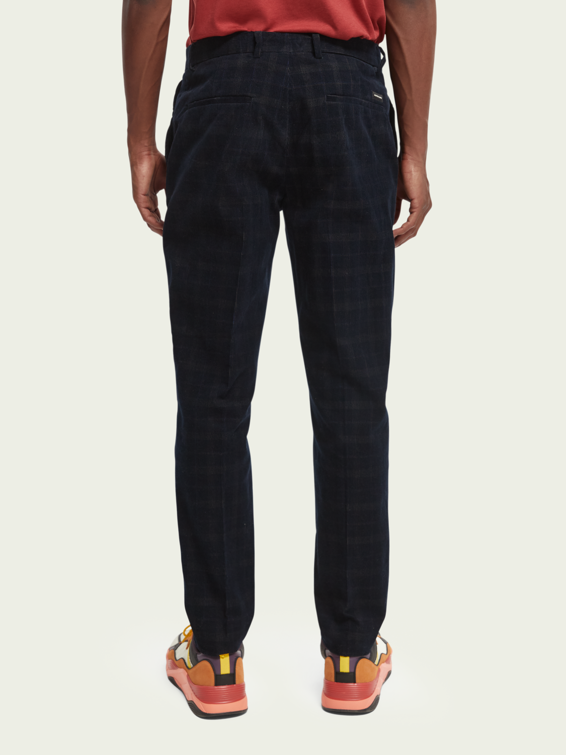 Stuart Regular Slim-Fit Corduroy Chino | Scotch And Soda Outlet