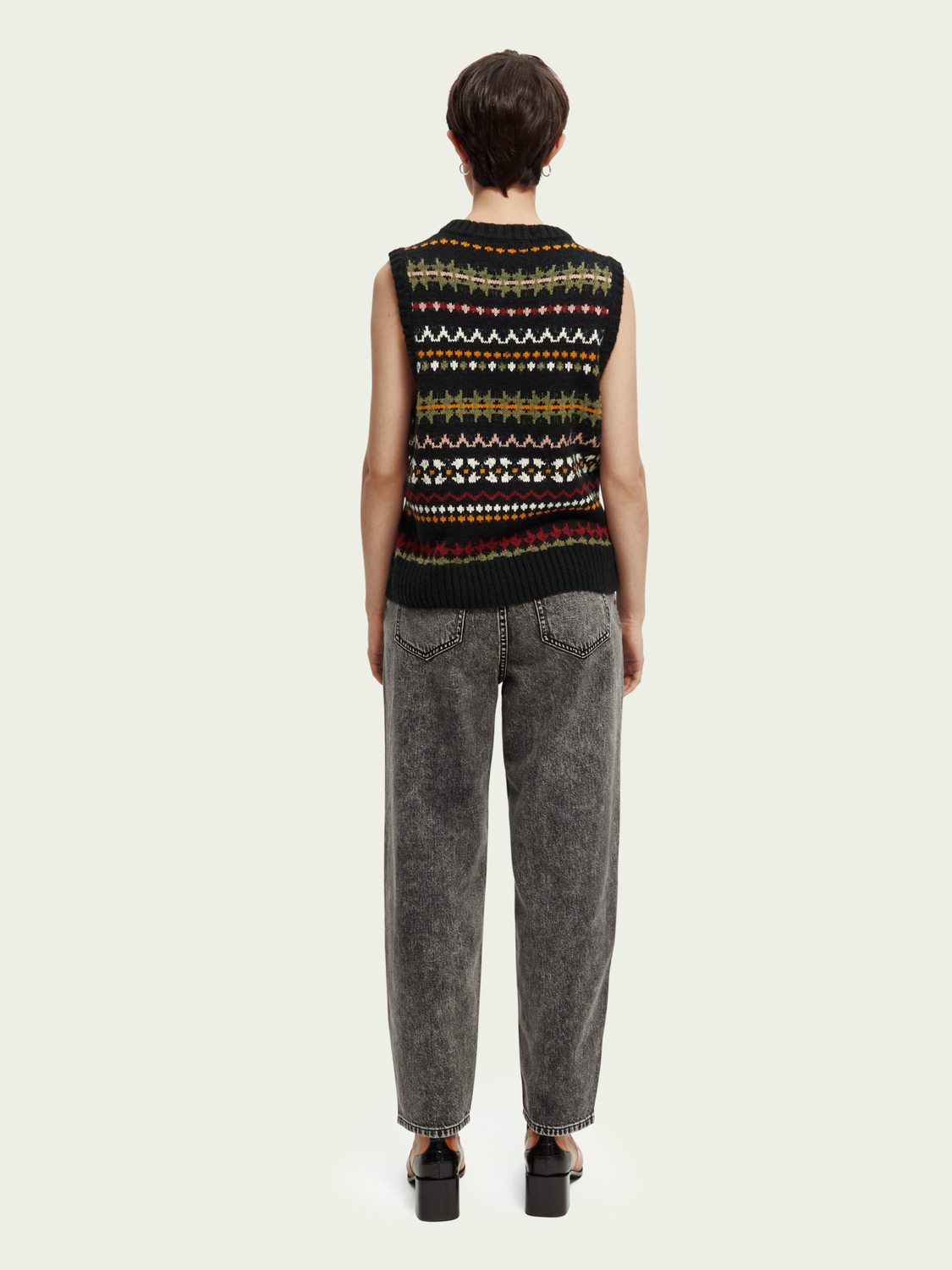 Relaxed Fit Fair Isle Knit V-Neck Vest | scotch & soda outlet