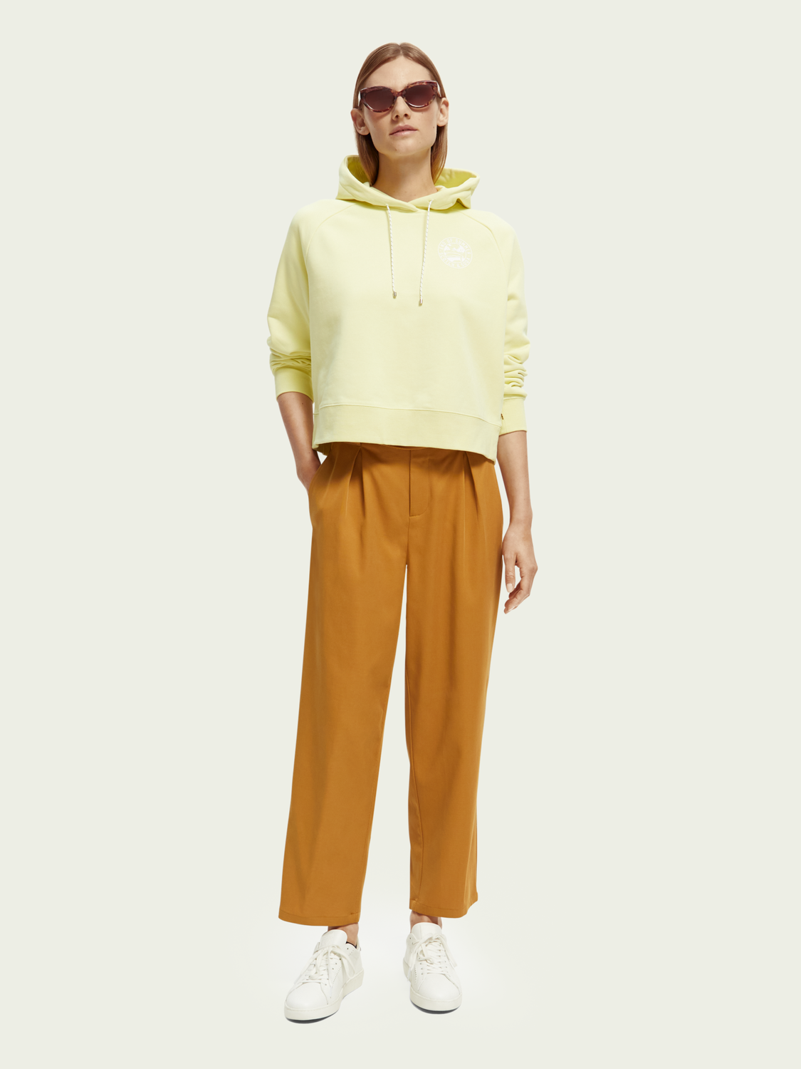 Relaxed Fit Raglan Cropped Hoodie | scotch & soda outlet