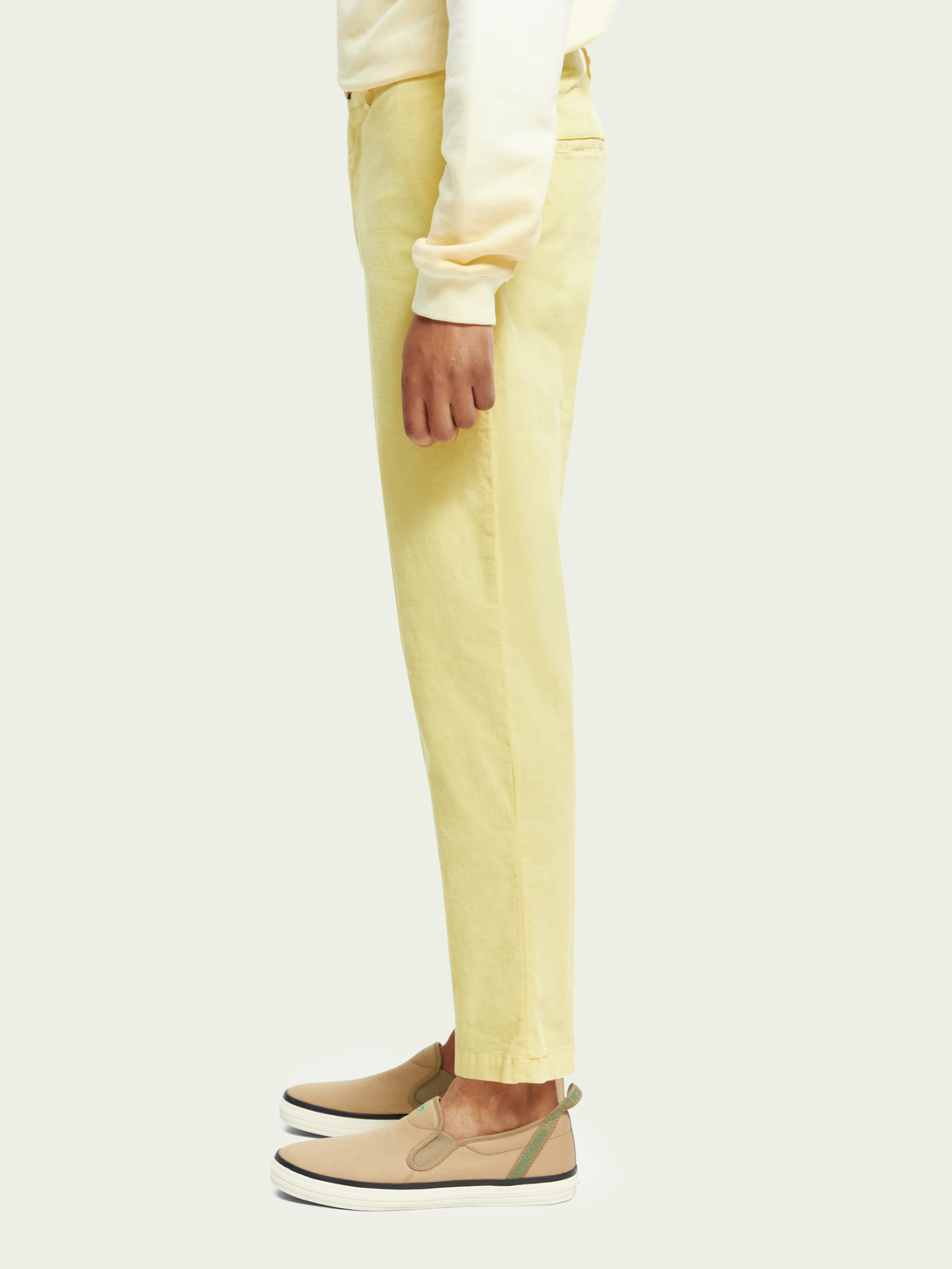 The Drift Regular Tapered-Fit Corduroy Chino | Scotch And Soda Outlet