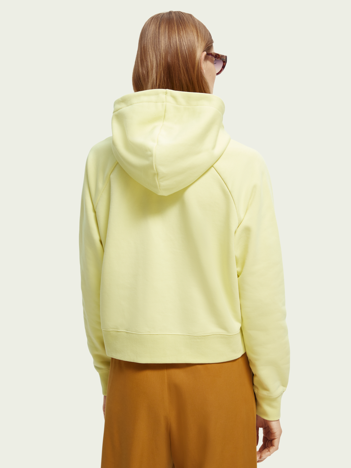 Relaxed Fit Raglan Cropped Hoodie | scotch & soda outlet