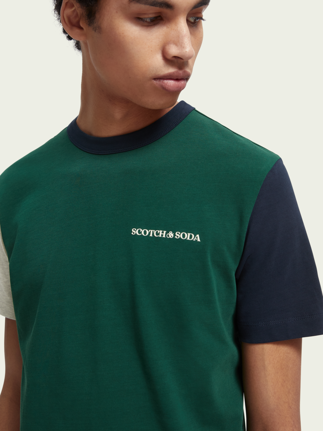 Unisex Organic Cotton Crewneck T-Shirt | scotch & soda outlet