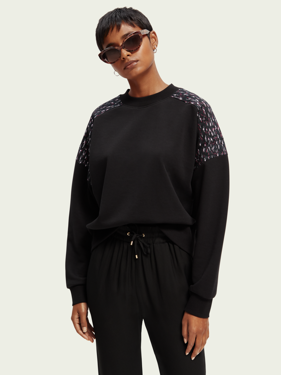 Relaxed Fit Quilted Panel Sweatshirt | scotch & soda outlet