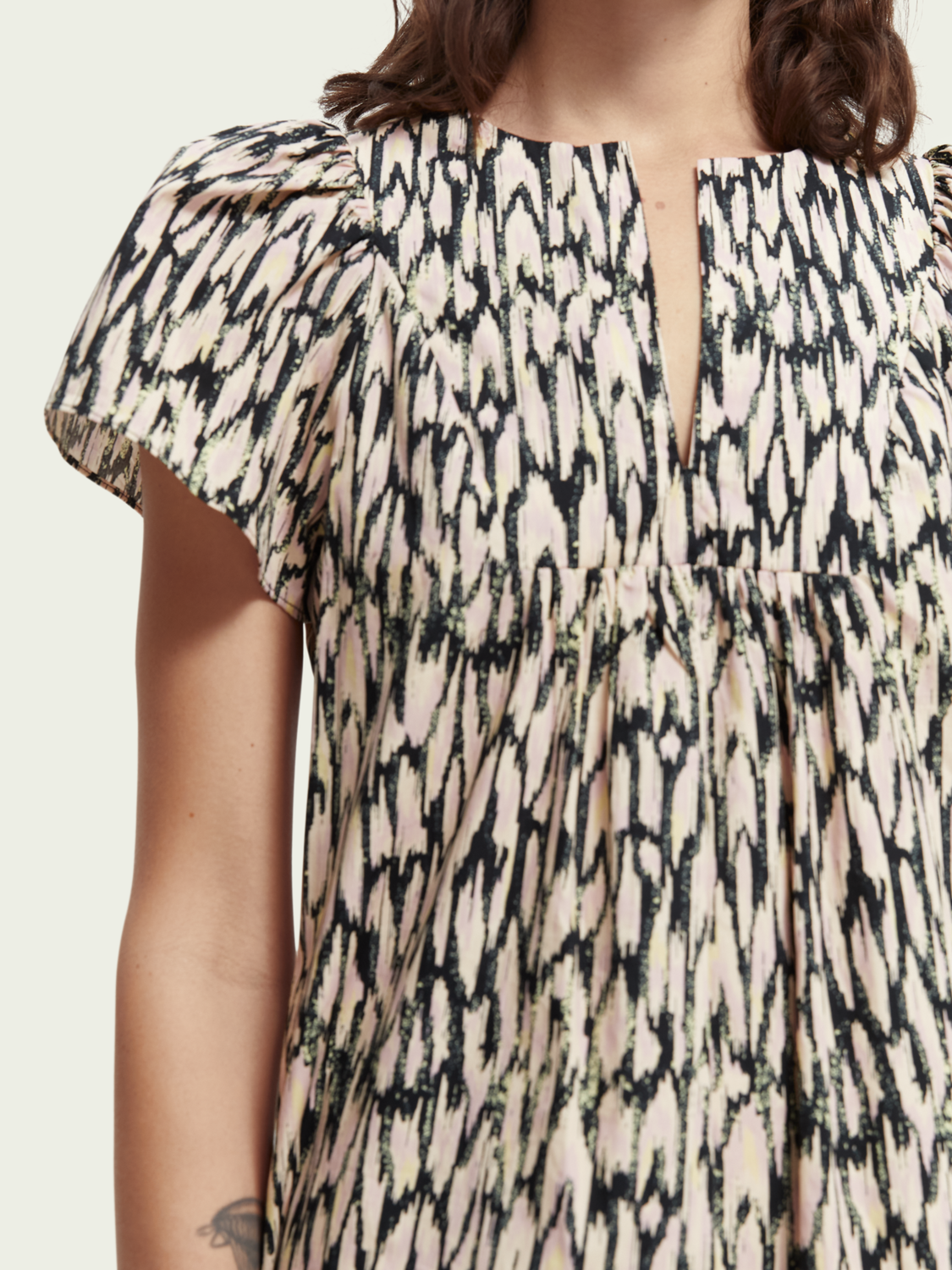 Organic Short Sleeved V-Neck Shift Dress | scotch & soda outlet