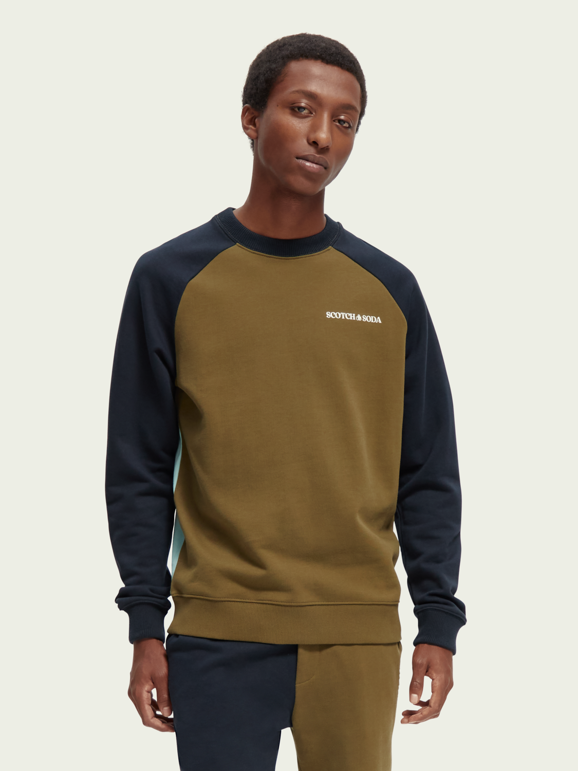 Unisex Organic Cotton Felpa Crewneck Sweatshirt | scotch & soda outlet