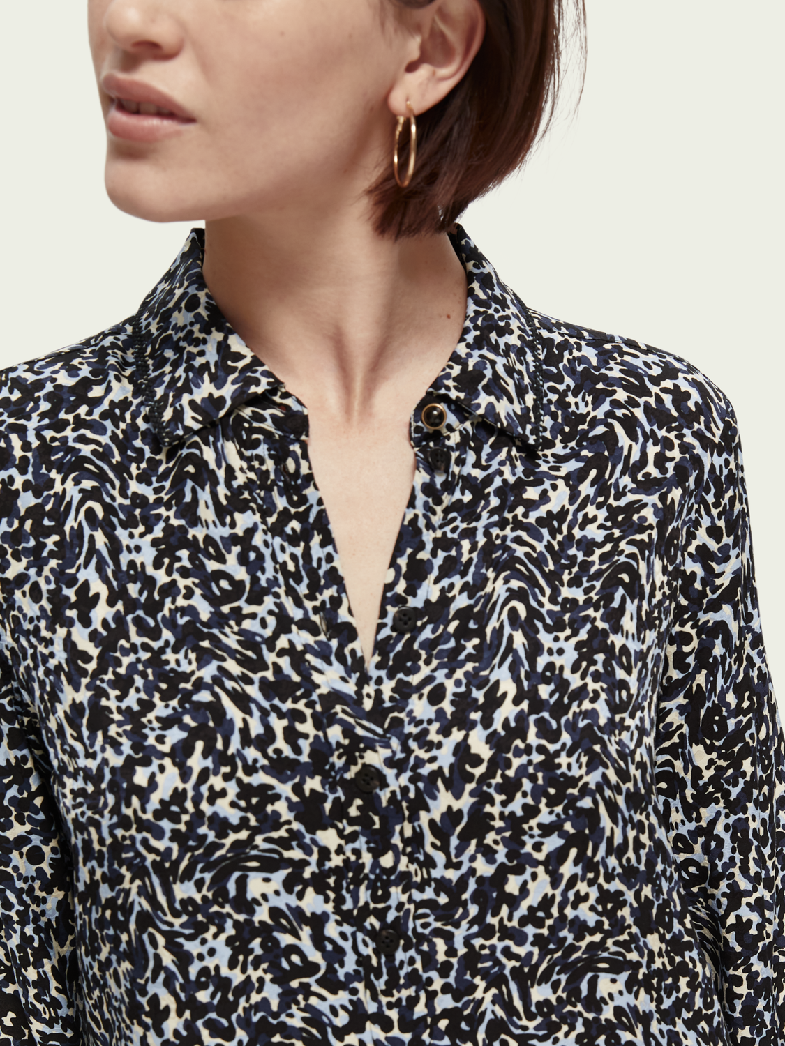 Long-Sleeve Jacquard Shirt With Embroidered Trimming | scotch & soda outlet
