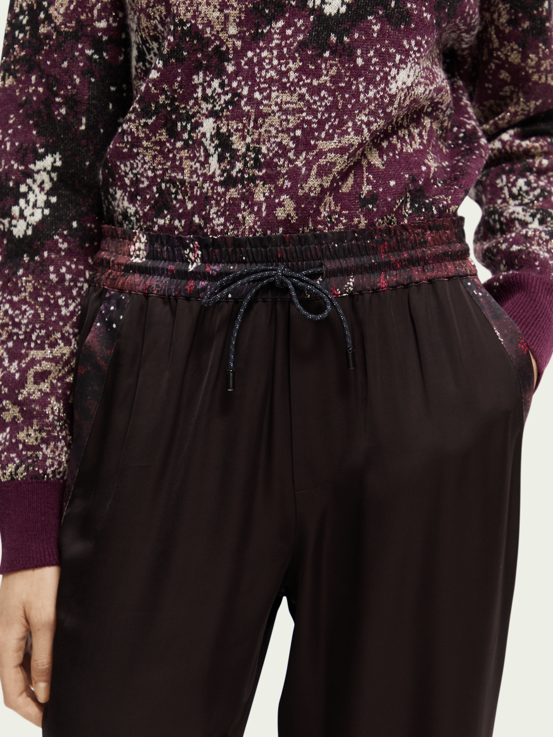 Nina Mid-Rise Tapered Jogger | scotch & soda outlet