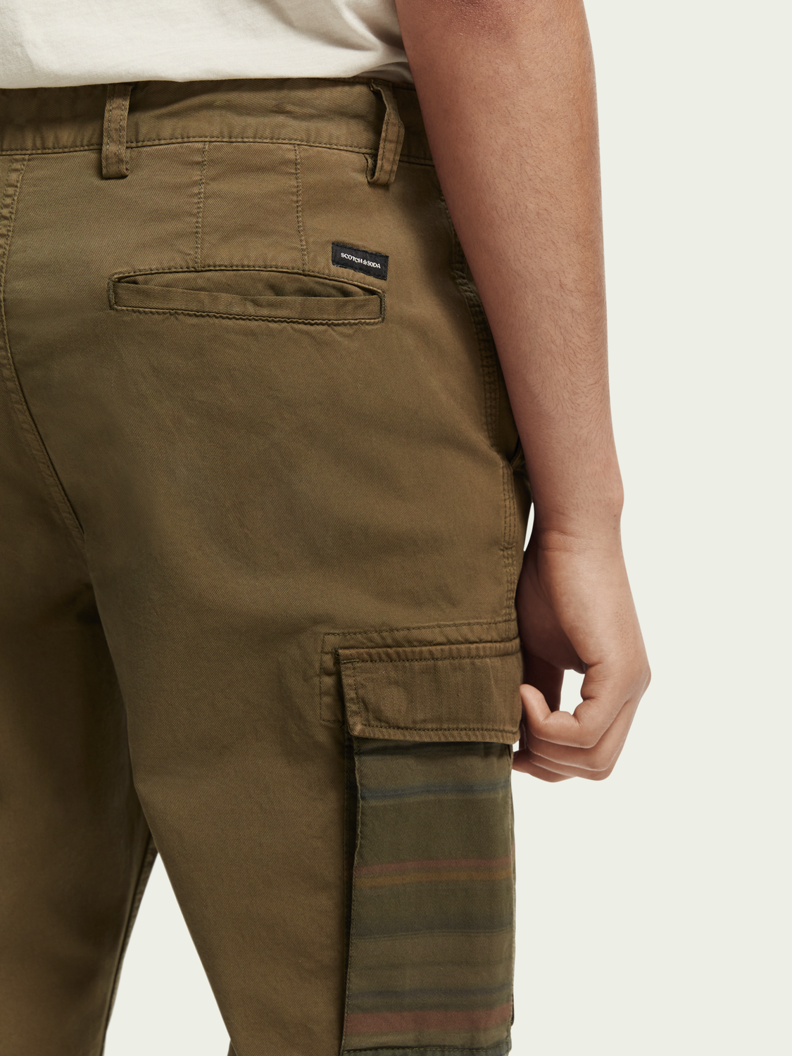Loose Tapered-Fit Garment-Dyed Cargo Trousers | Scotch And Soda Outlet