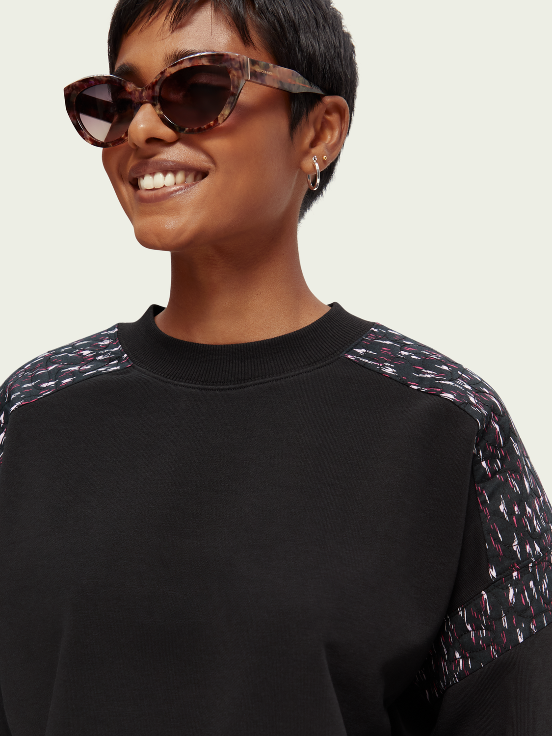 Relaxed Fit Quilted Panel Sweatshirt | scotch & soda outlet