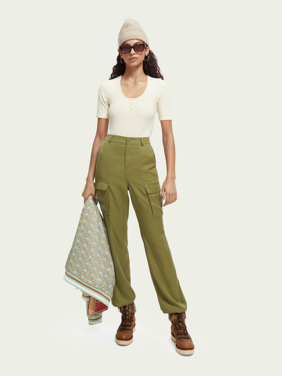Lara High-Rise Straight Leg Cargo Trousers | scotch & soda outlet