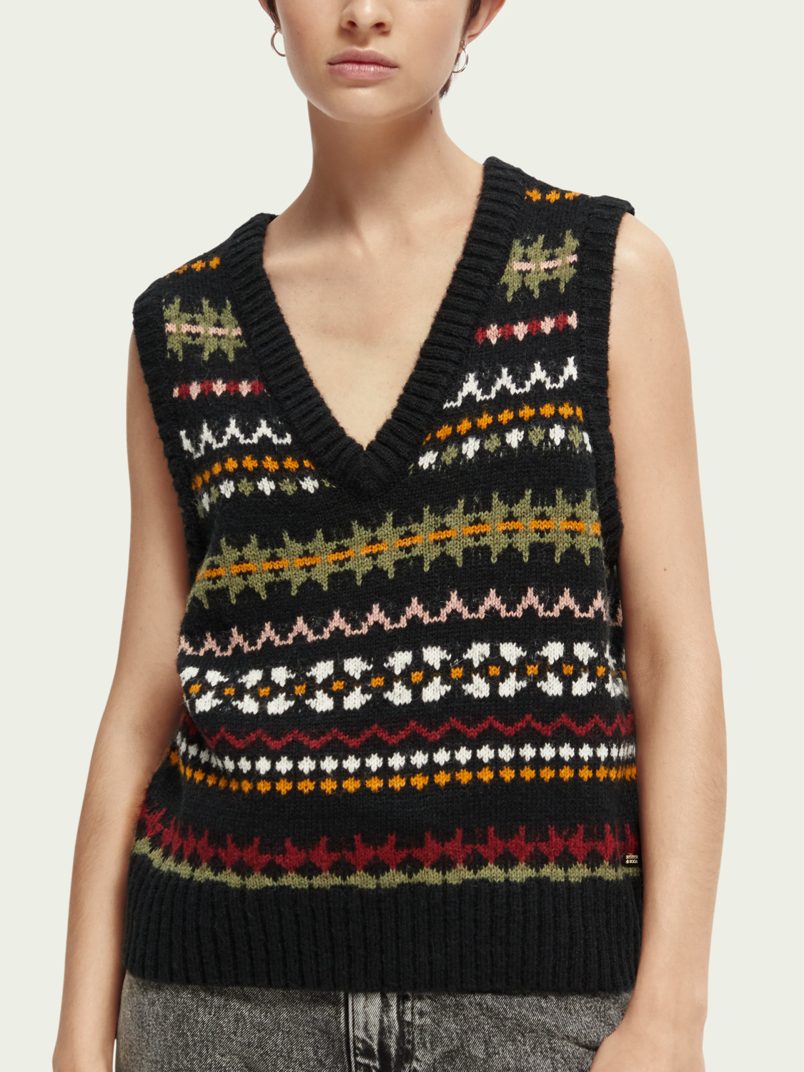 Relaxed Fit Fair Isle Knit V-Neck Vest | scotch & soda outlet