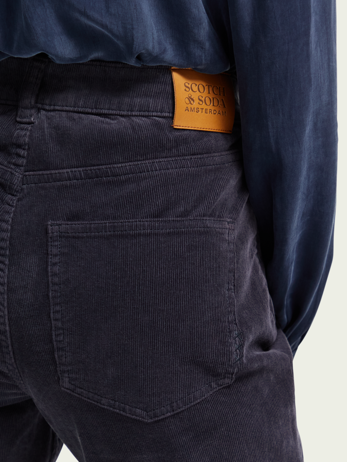 The Charm Garment-Dyed Corduroy Flare | scotch & soda outlet