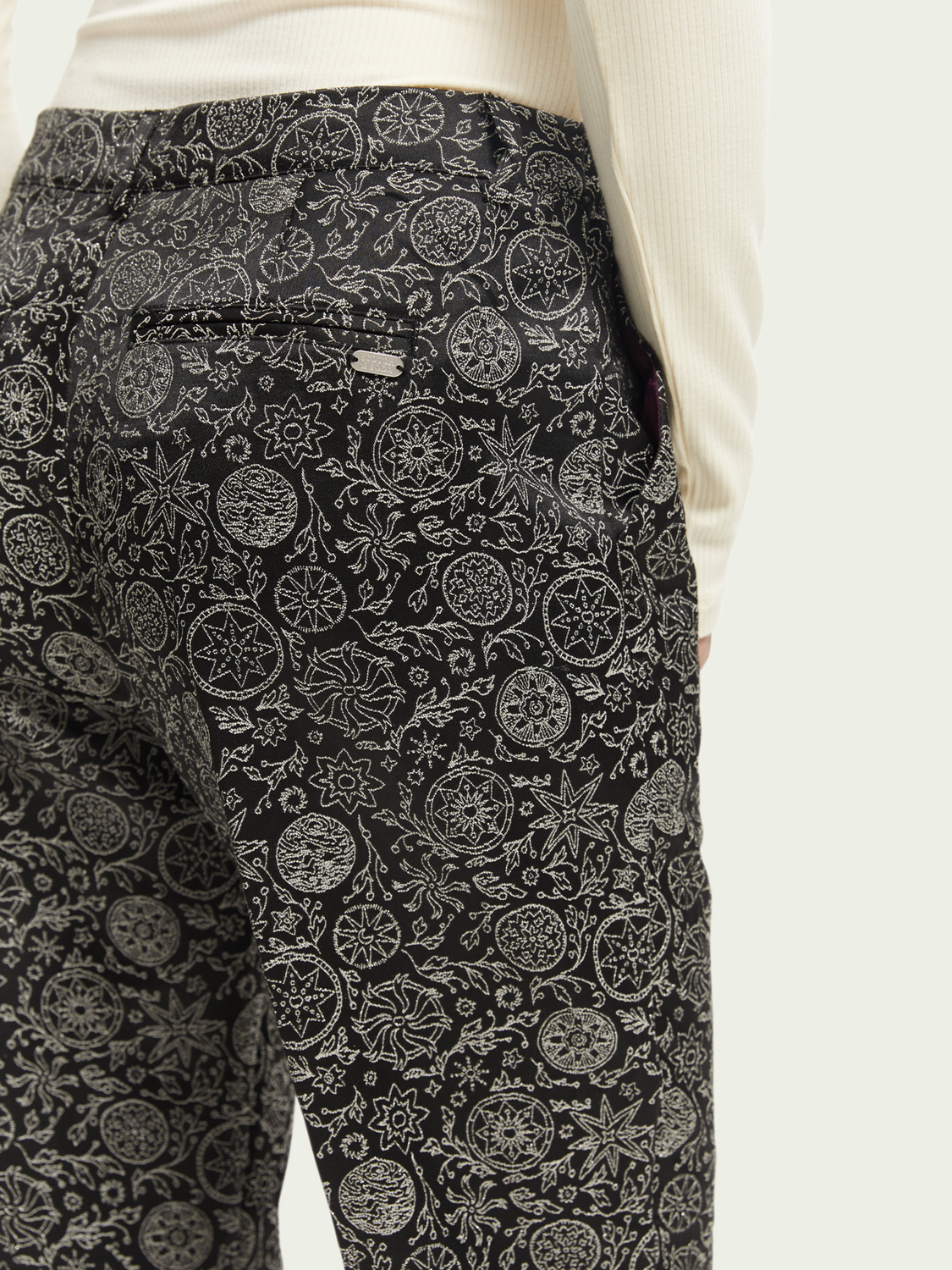 Mid-Rise Tapered Jacquard Trousers | scotch & soda outlet