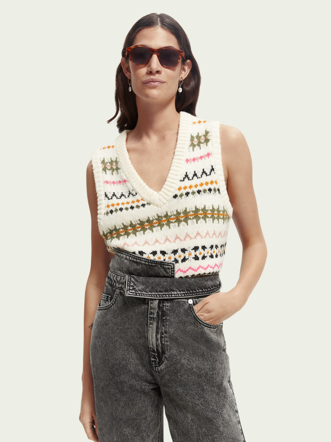 Relaxed Fit Fair Isle Knit V-Neck Vest | scotch & soda outlet