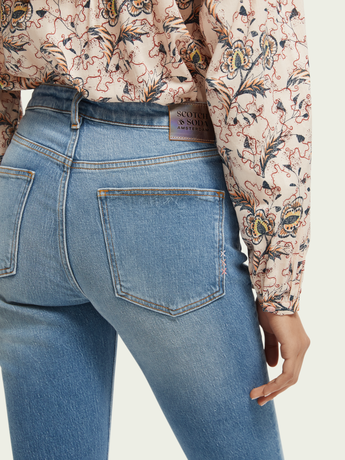 The Charm High-Rise Flared Jeans | scotch & soda outlet