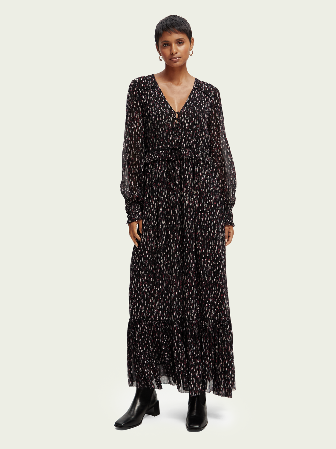 Long-Sleeved Tiered V-Neck Maxi Dress | scotch & soda outlet