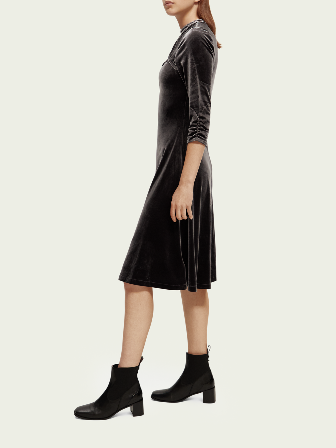 Cut-Out Velvet Midi Dress | scotch & soda outlet