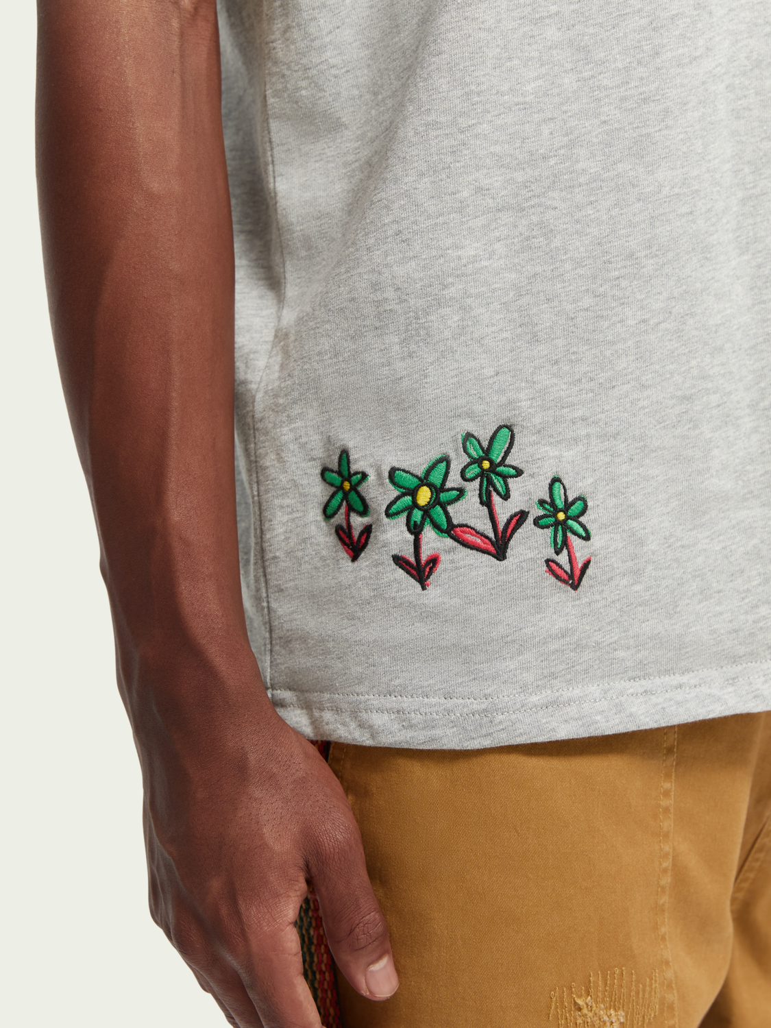 Embroidered Artwork Crewneck T-Shirt | Scotch And Soda Outlet