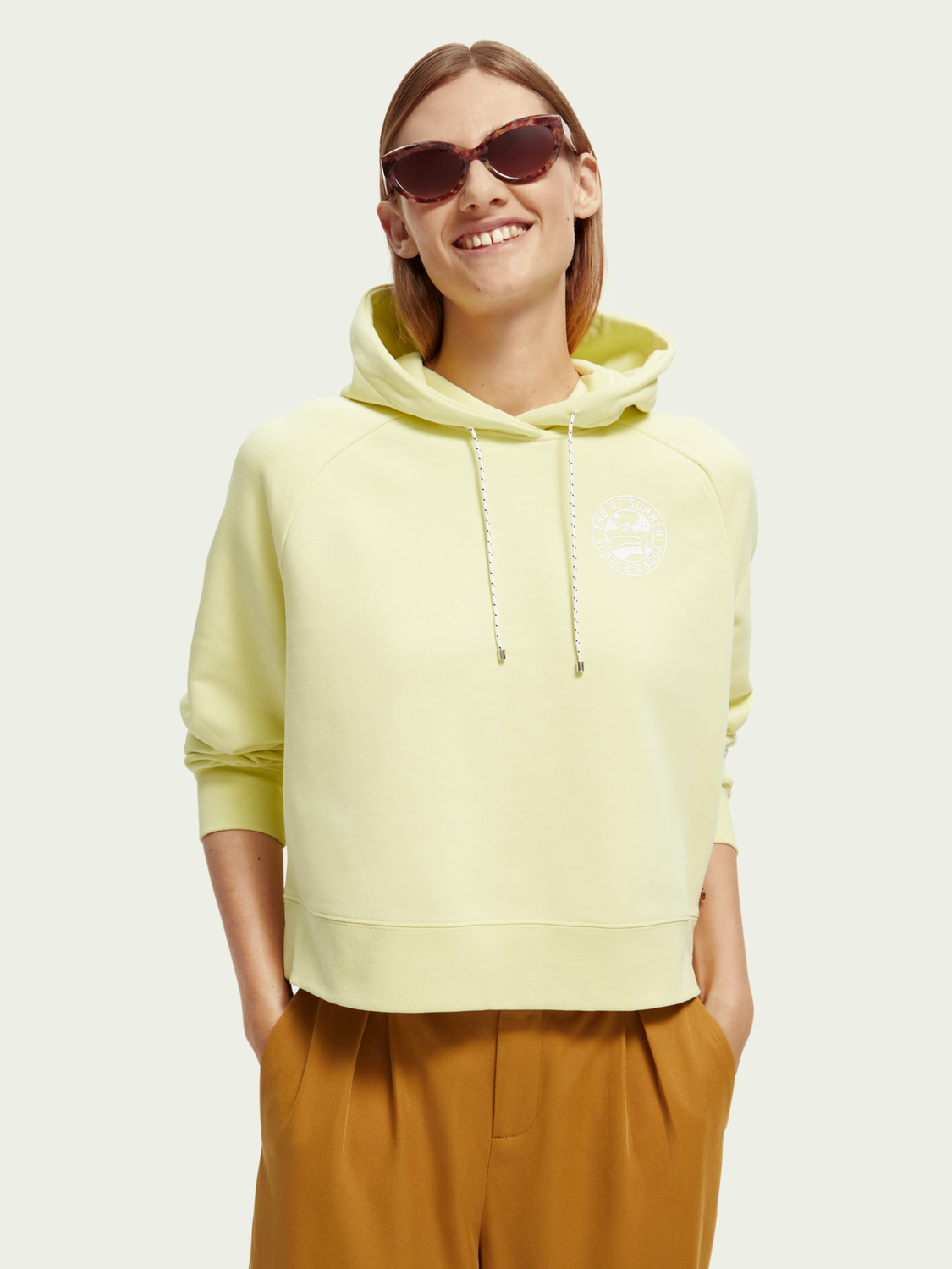Relaxed Fit Raglan Cropped Hoodie | scotch & soda outlet