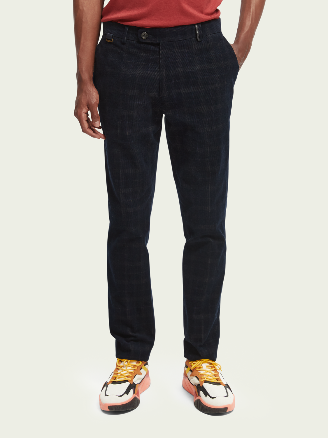 Stuart Regular Slim-Fit Corduroy Chino | Scotch And Soda Outlet