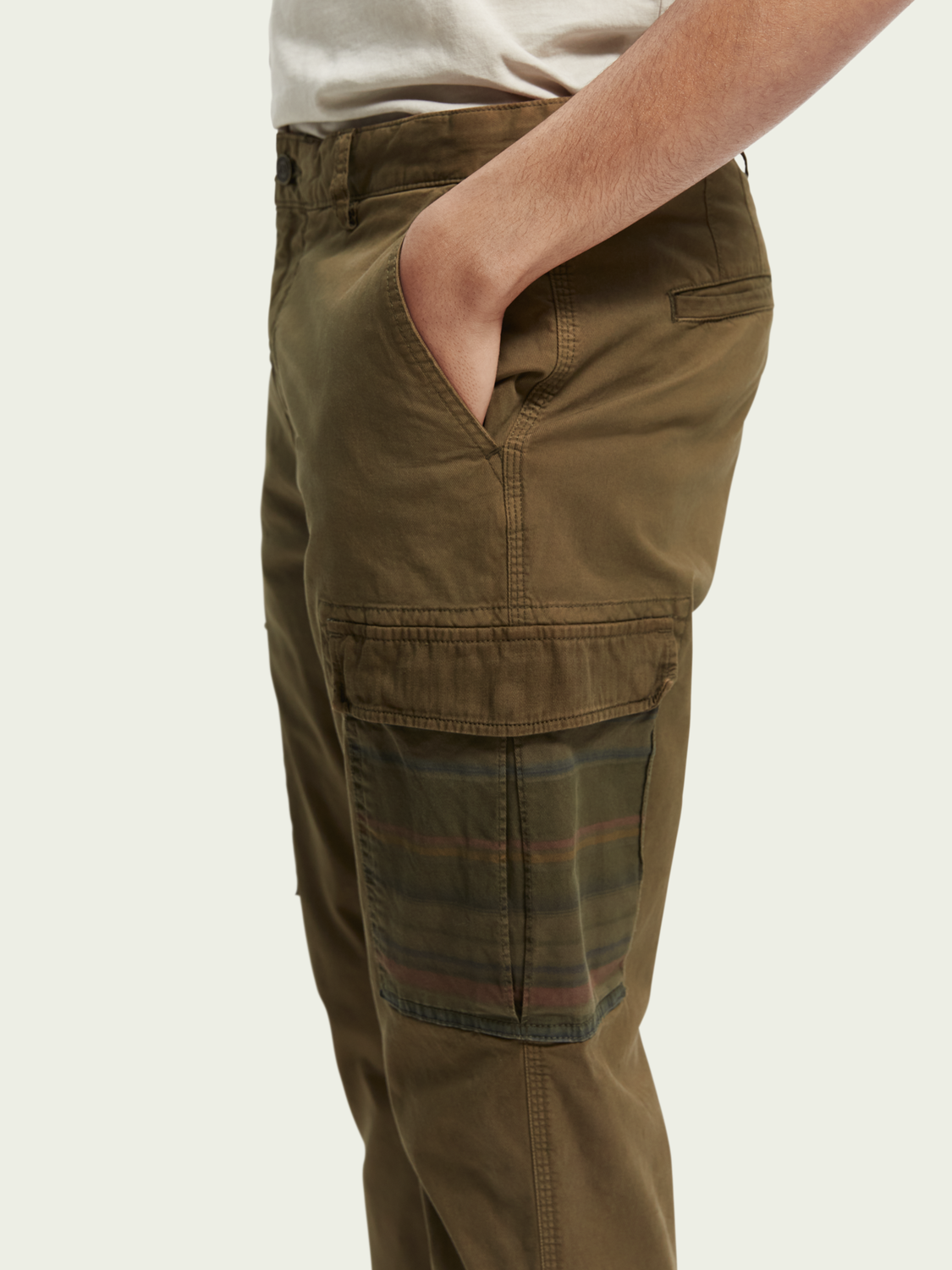 Loose Tapered-Fit Garment-Dyed Cargo Trousers | Scotch And Soda Outlet