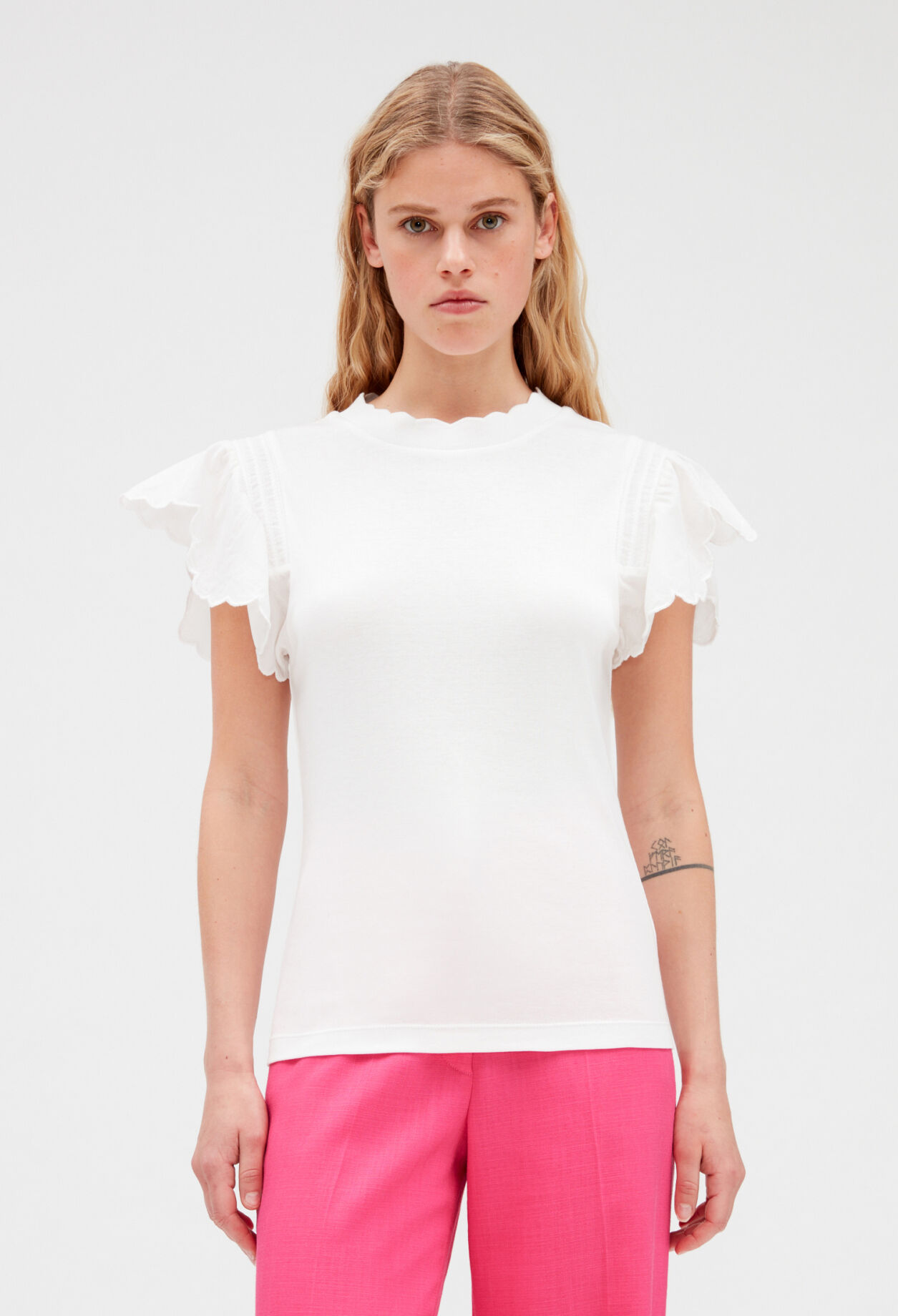 Off-white short-sleeved ruffled top ECRU
