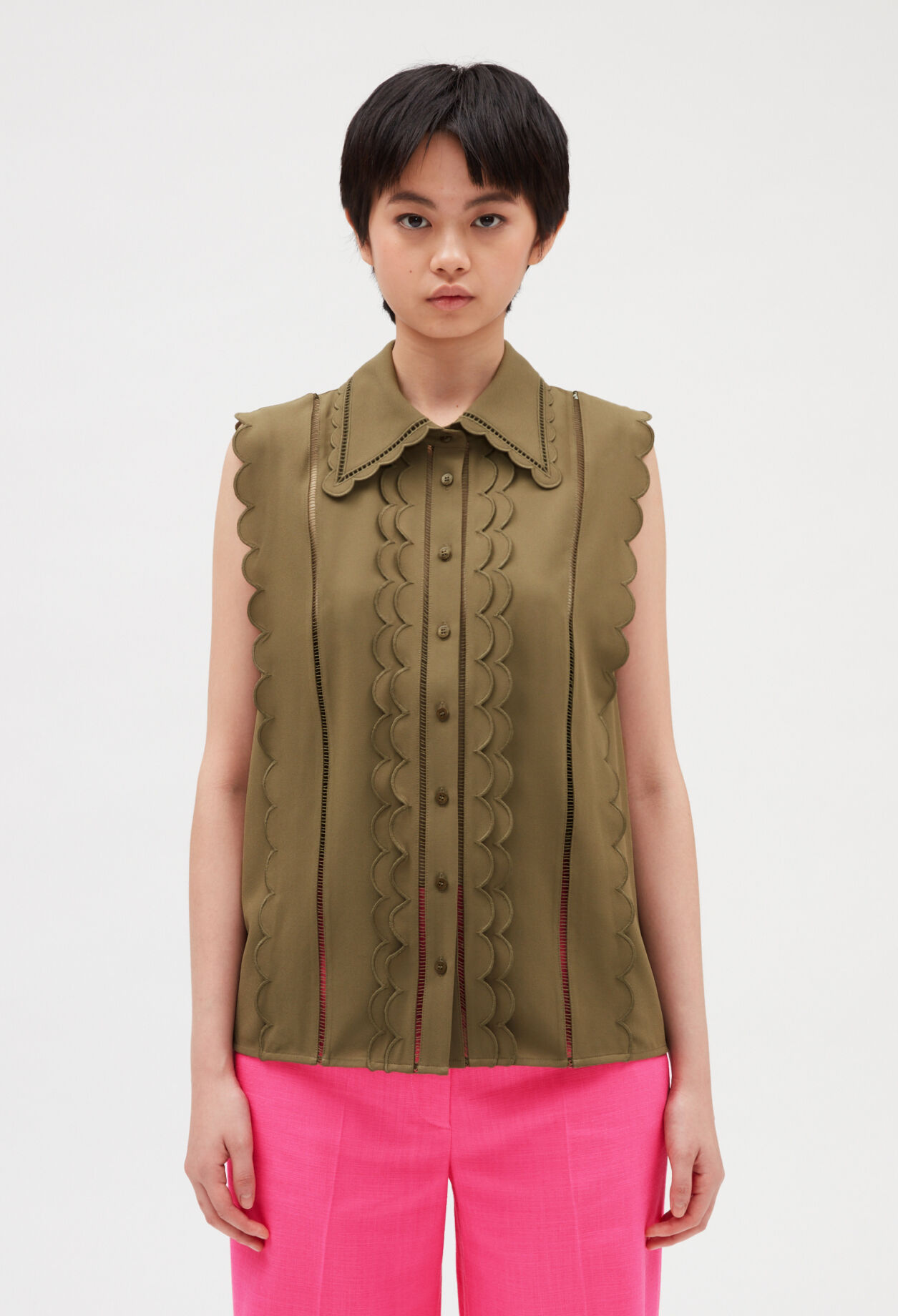 Sleeveless scalloped shirt ECRU