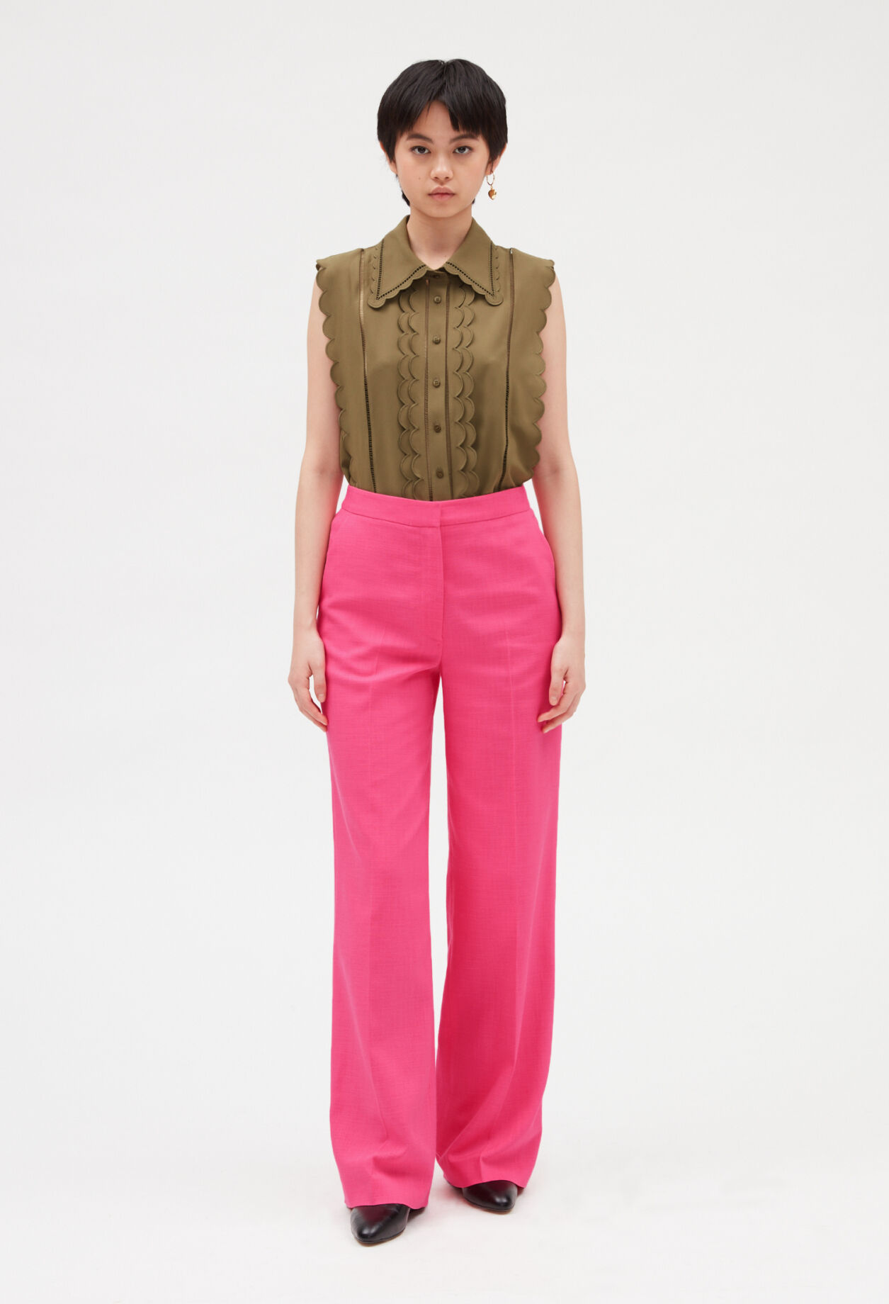 Sleeveless scalloped shirt ECRU