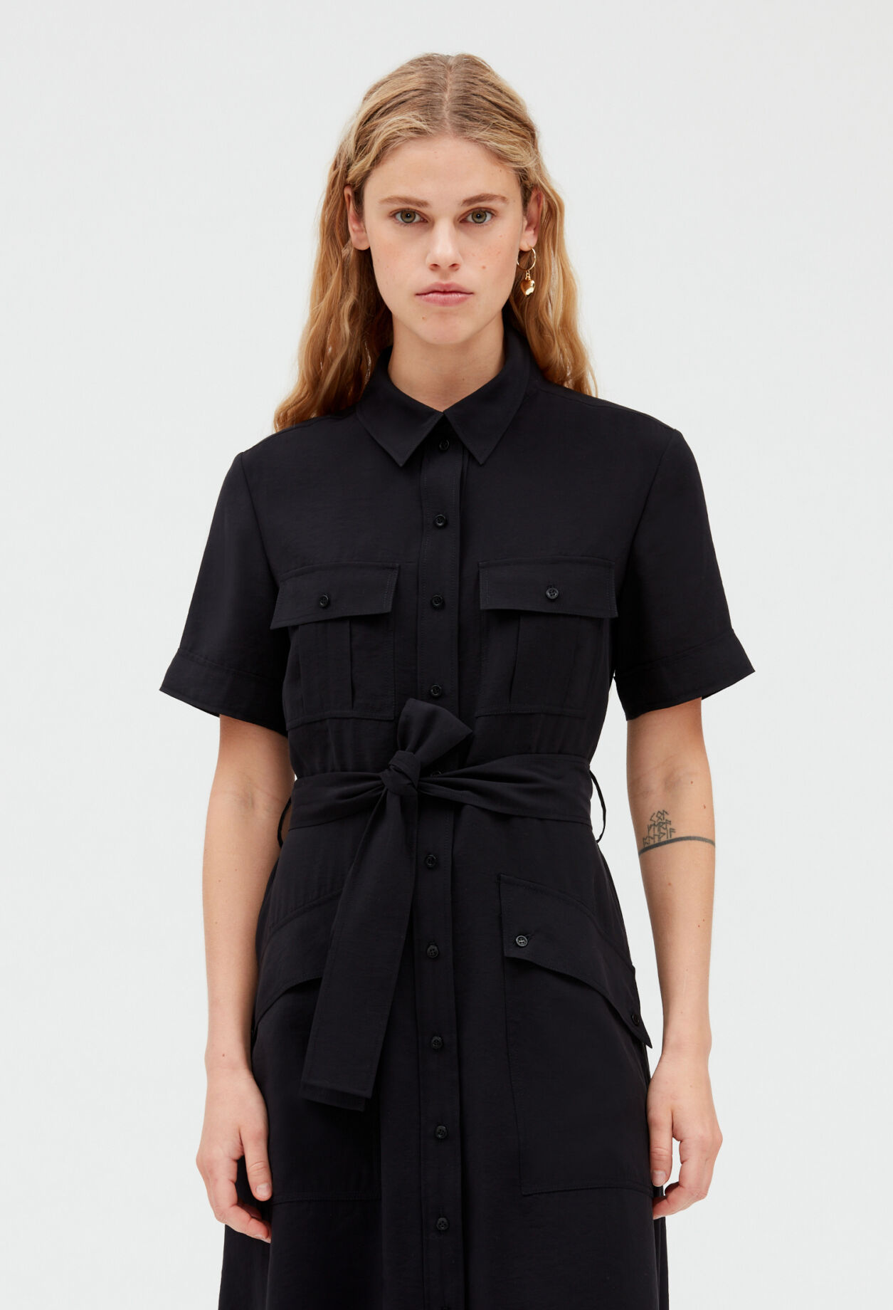 Flowing short-sleeved midi dress BLACK