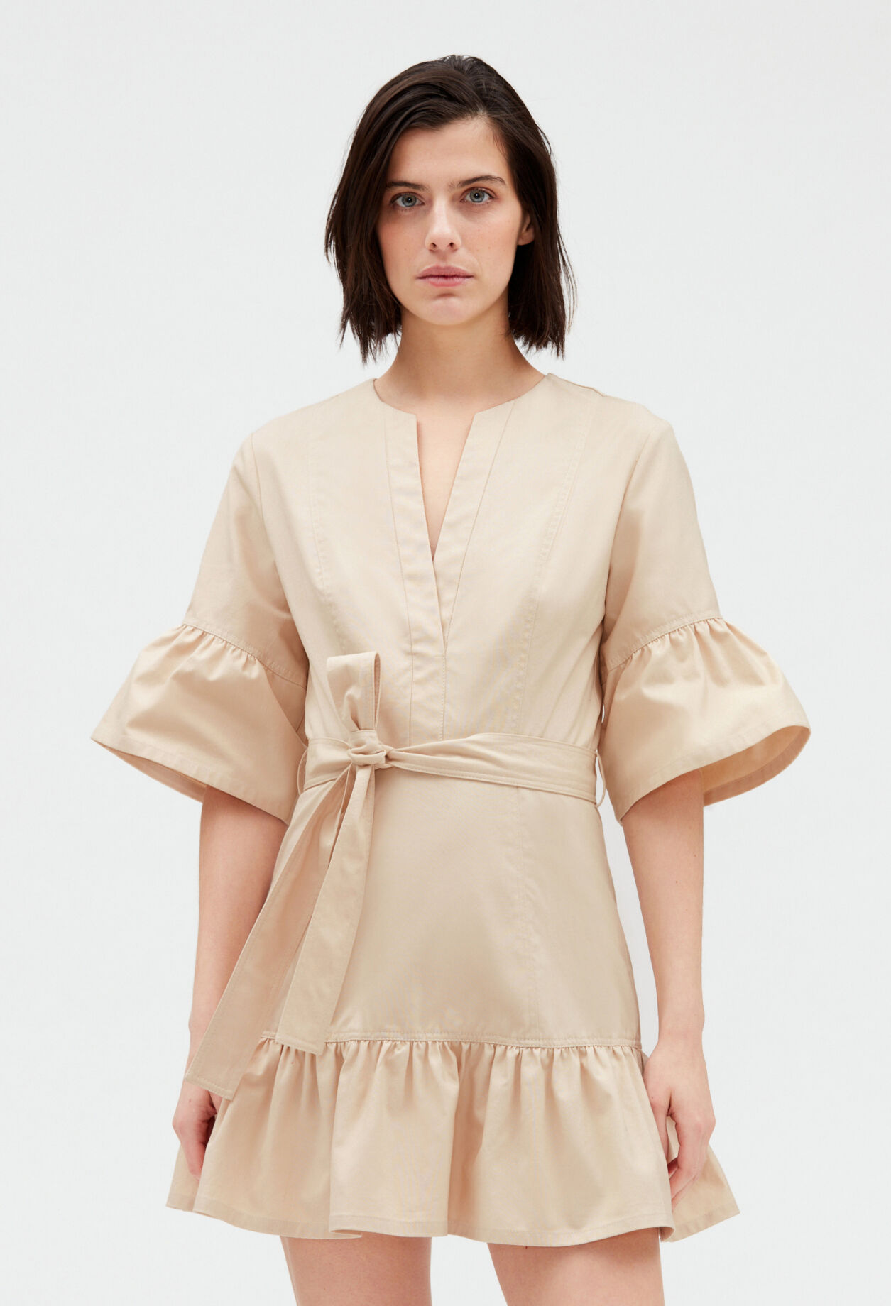 Short beige dress with ruffled sleeves BEIGE MARBLE