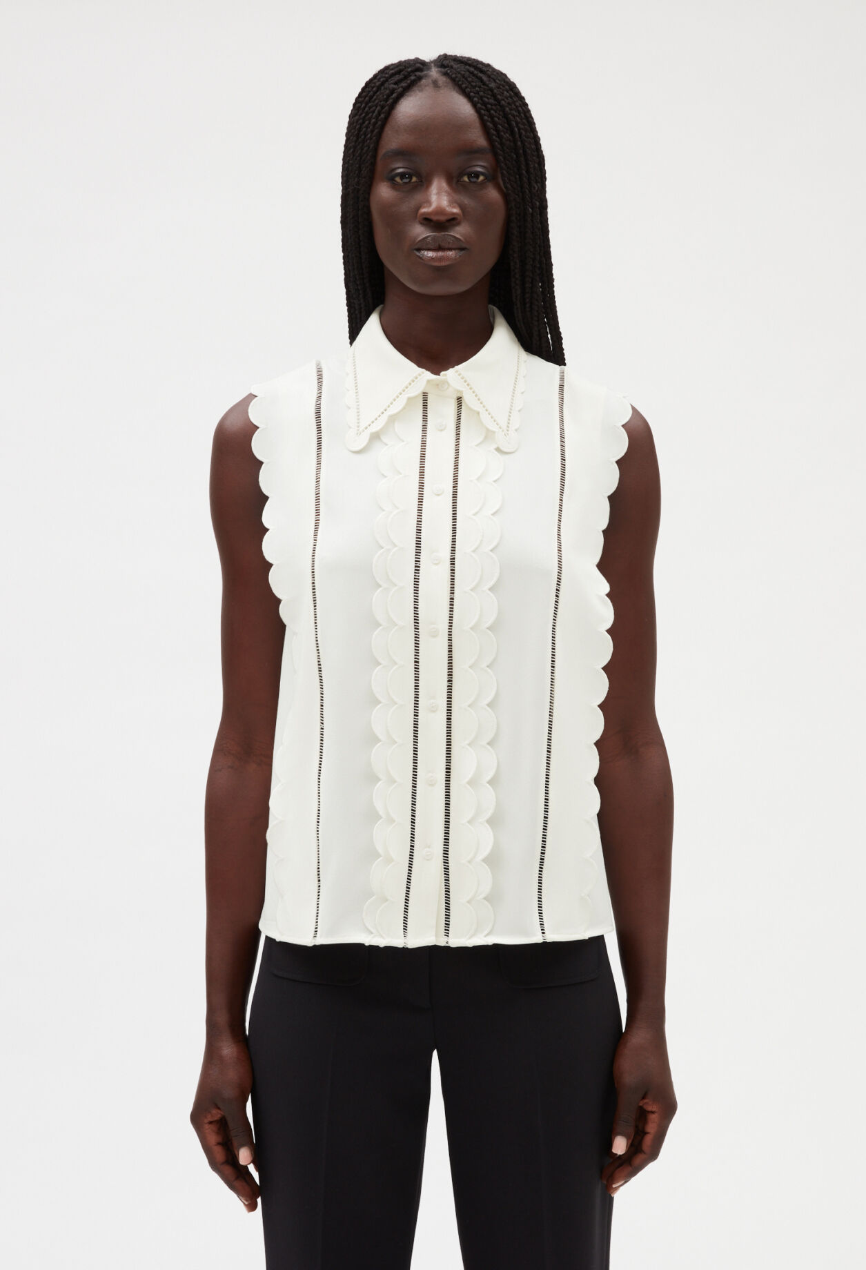 Sleeveless scalloped shirt ECRU