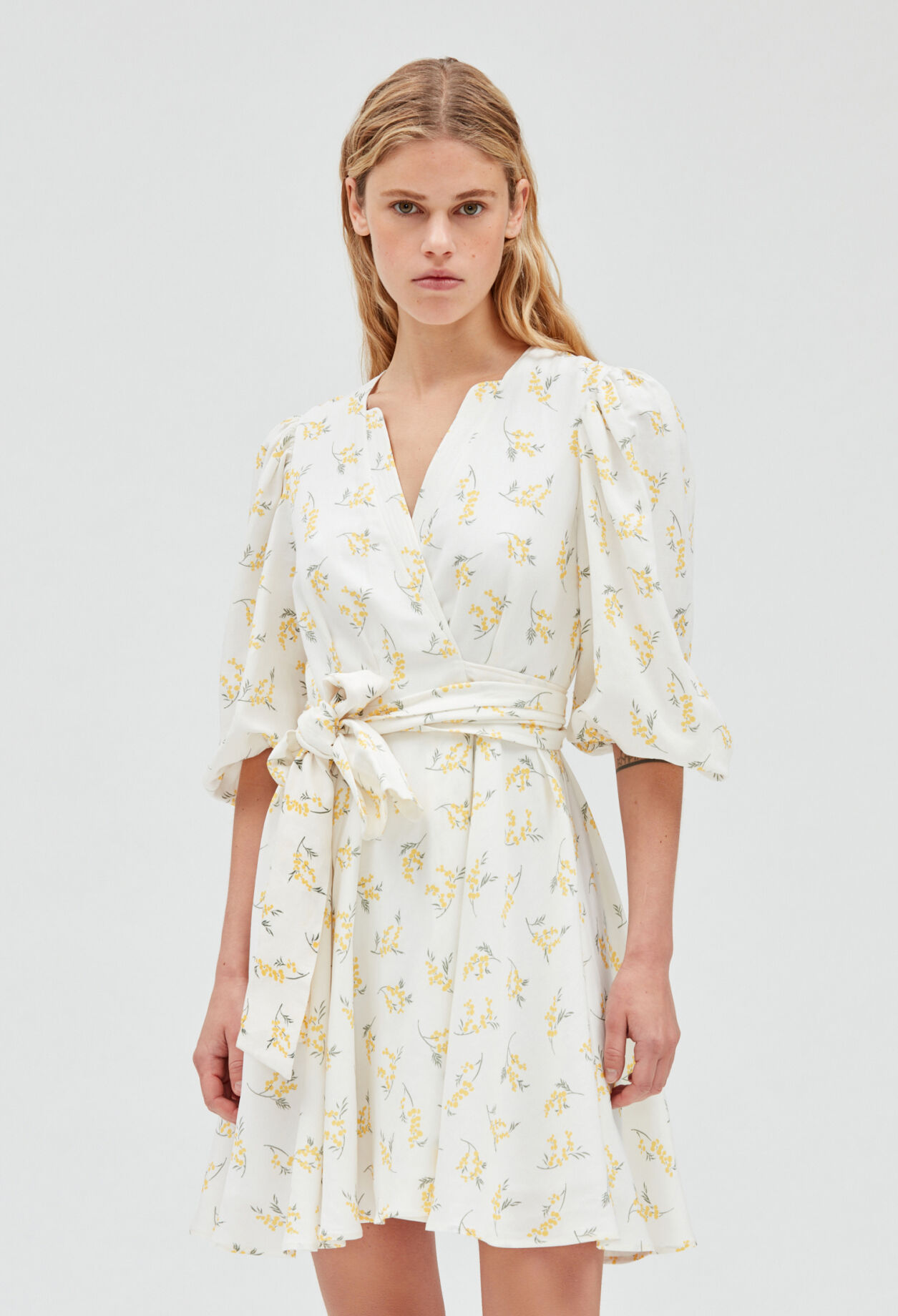 Short wraparound dress mimosa pattern LIGHT PRINT