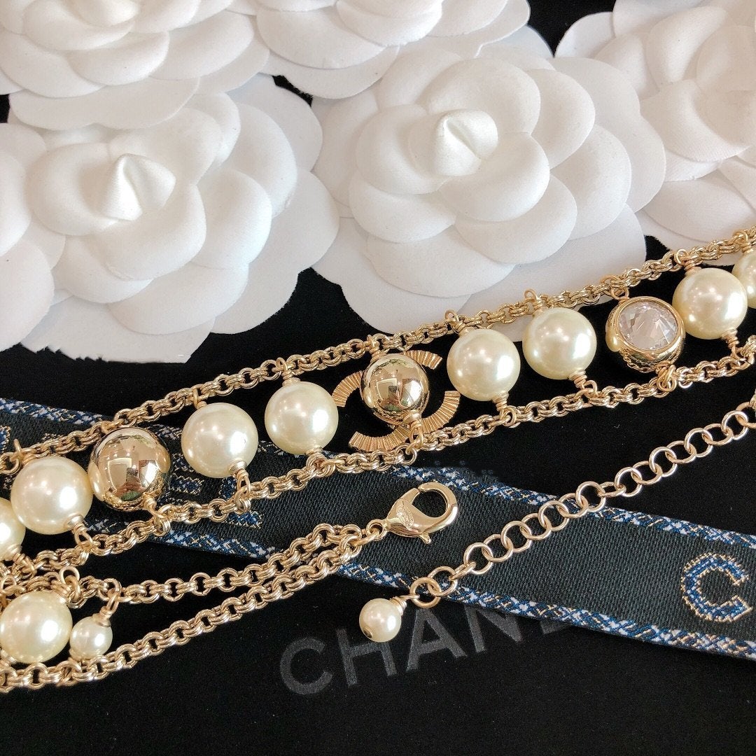 CHANEL Pearl Large Rhinestone Necklace