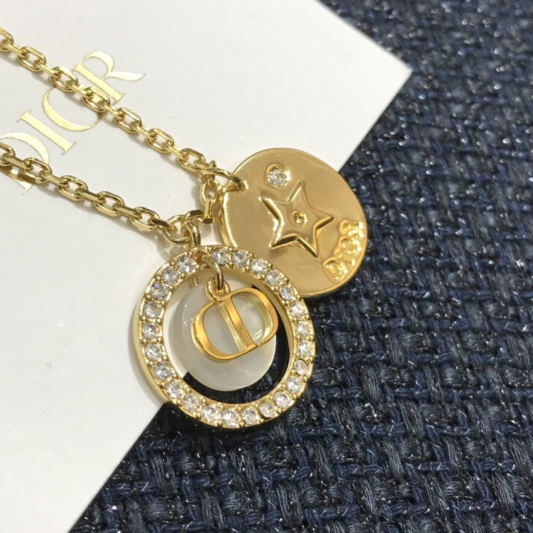 DIOR Exquisite Mother Shell Crystal Necklace