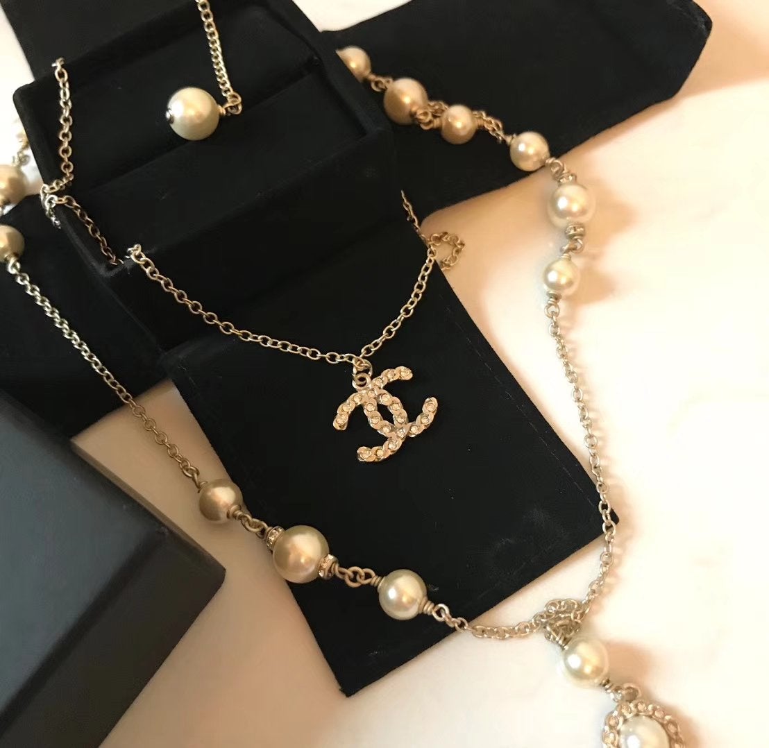 CHANEL Fashion Double Pendant Necklace