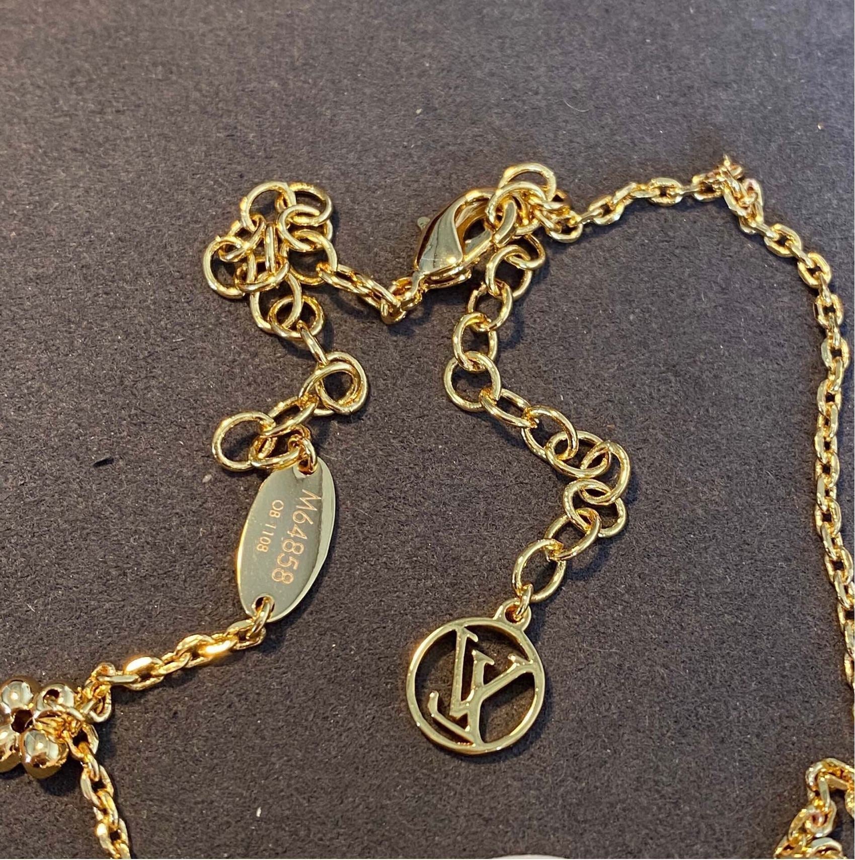 LV Fashion Flower Letter Necklace
