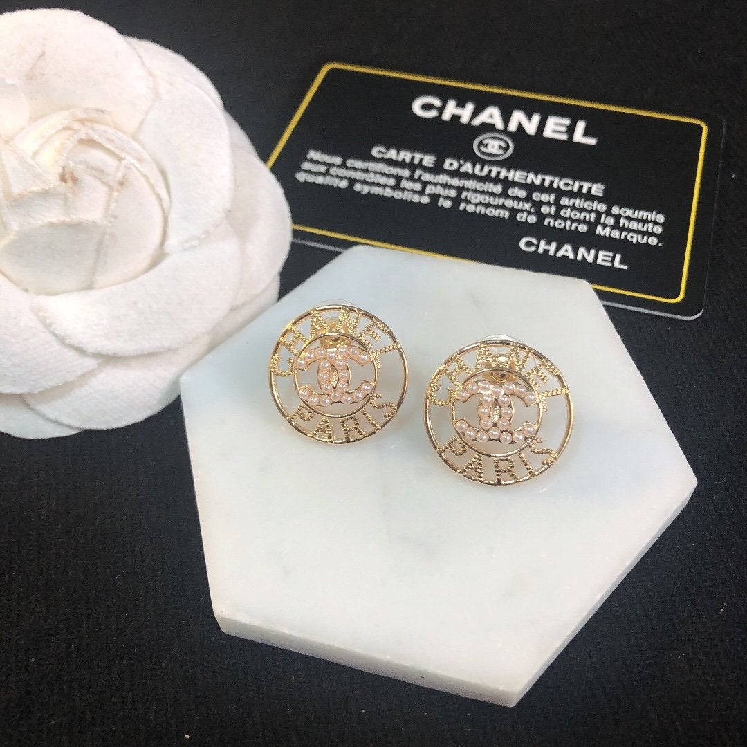 CHANEL Fashion Letter Hollow Rhinestone Pearl Stud Earrings