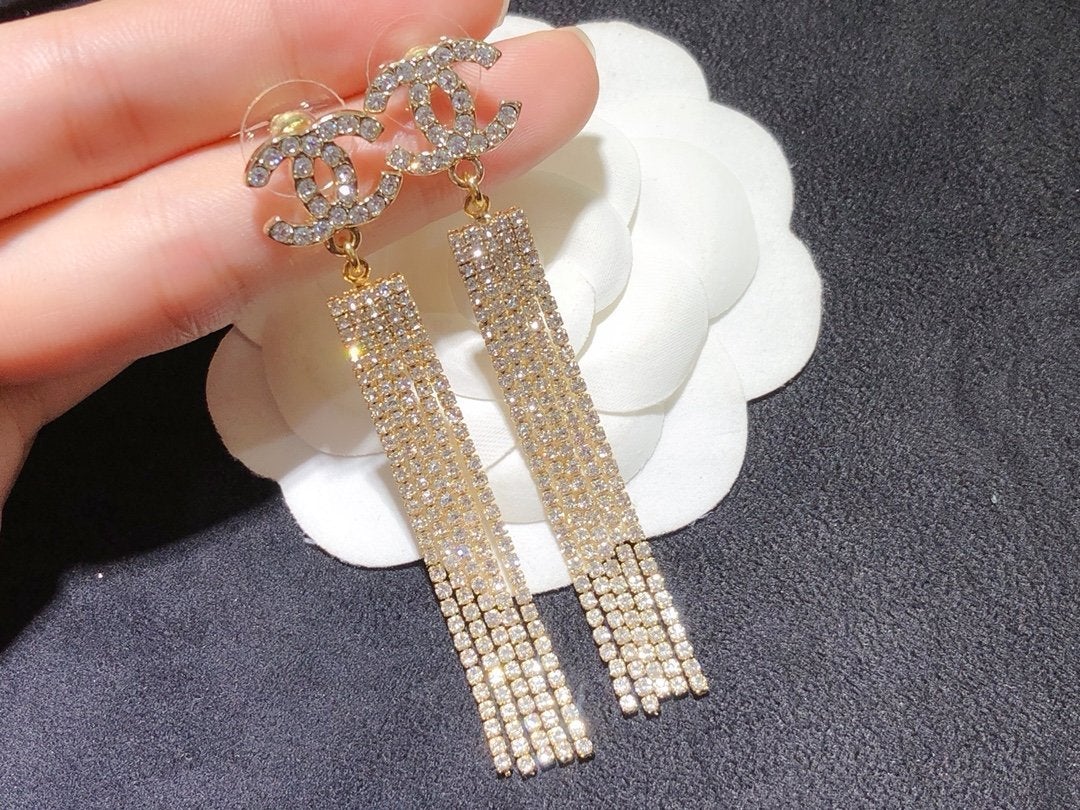 CHANEL Fashion Crystal Willow Comb Earrings