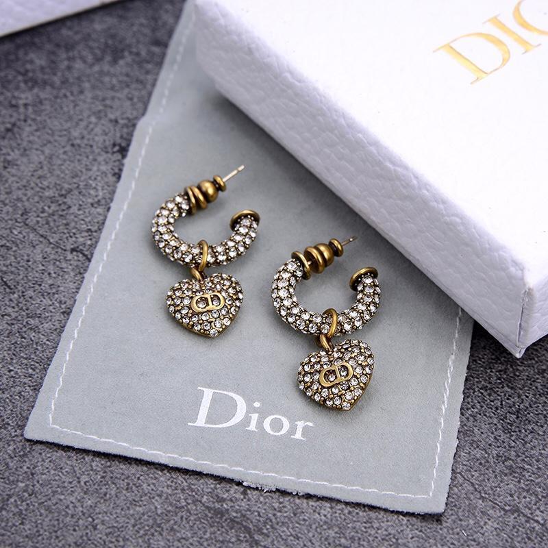 DIOR Elegant Rhinestone Heart-shaped Stud Earrings
