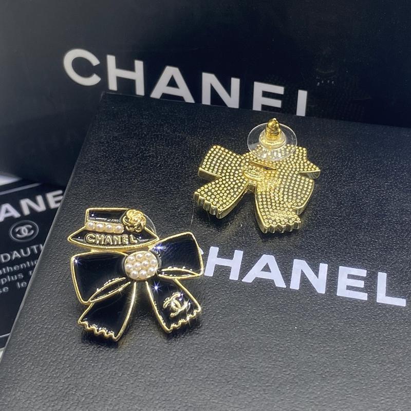 CHANEL Luxury Bow Pearl Earrings