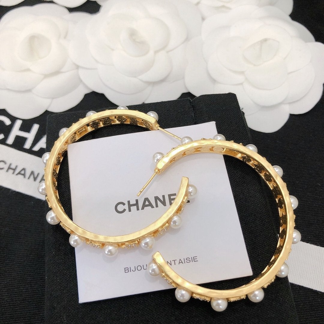 CHANEL Luxury Bead and Diamond Earrings