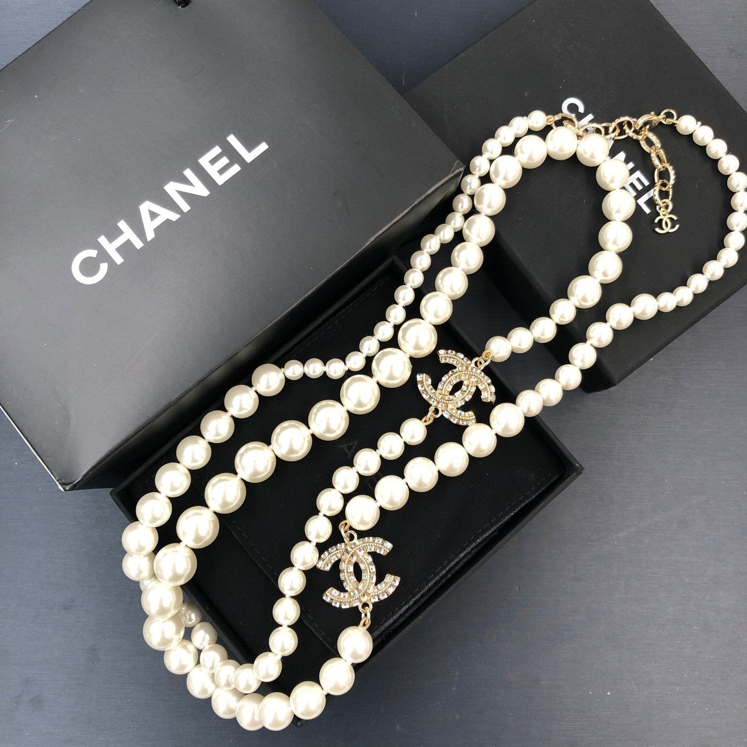 CHANEL Fashion Rhinestone Long Pearl Necklace